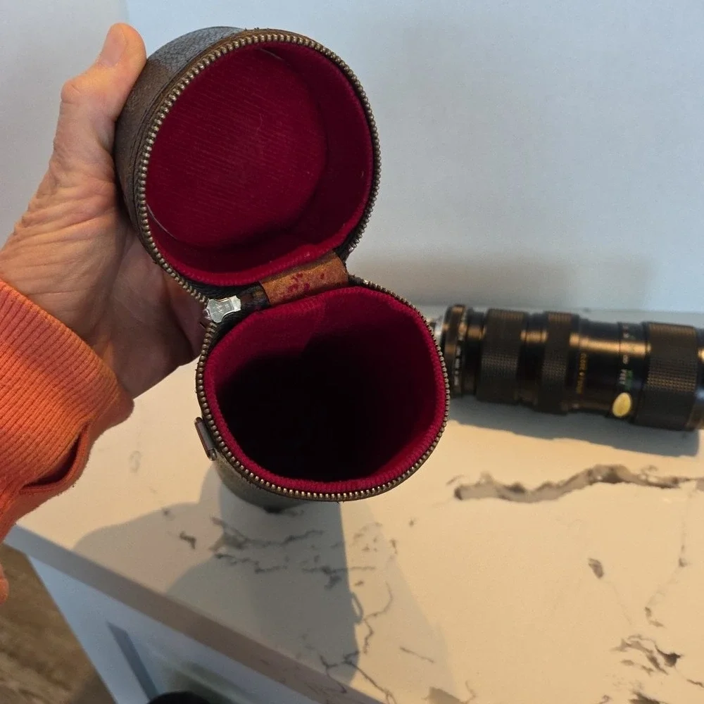 Vintage Vivitar 75-205 mm 1:3.8 Close Focusing Auto‎ Zoom Lens Asanuma Case